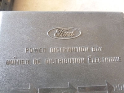 1998 Ford Expedition XLT - Power Distribution Box3